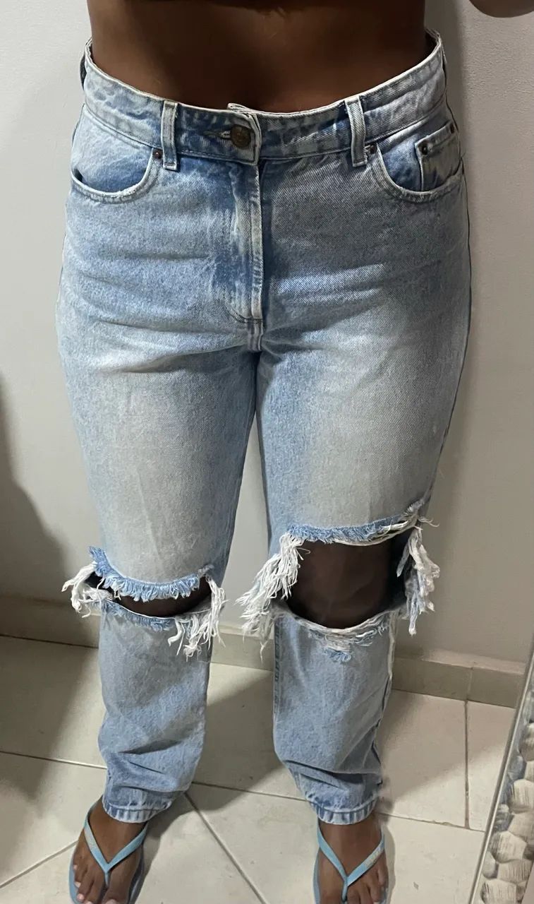 Calça reta jeans liso com puídos renner - Foto 2