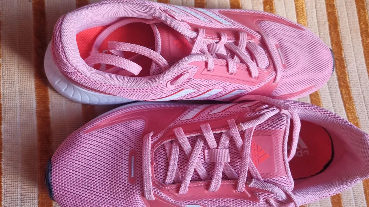 Tênis Feminino Adidas original. Tam 37. Comprado em Portugal. Usado uma única vez - Foto 3