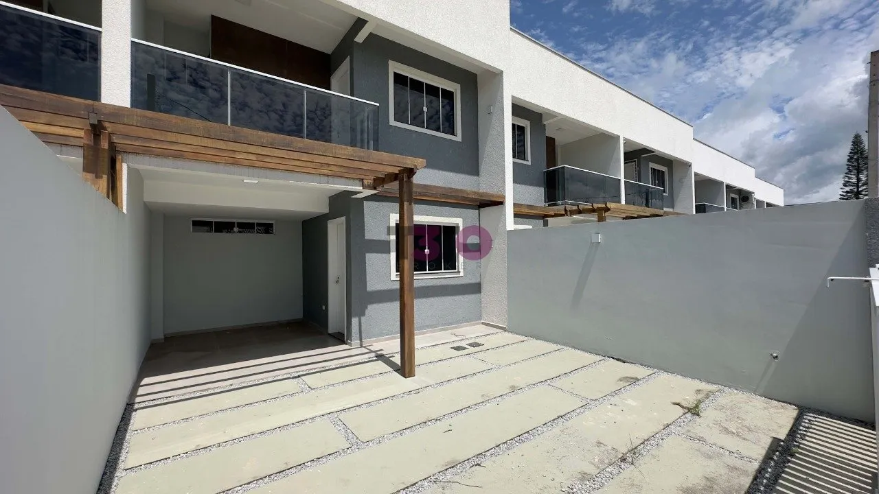 Sobrado à venda próximo da praia, sacada, piscina, R$ 550.000, Praia de Leste, Pontal do P
