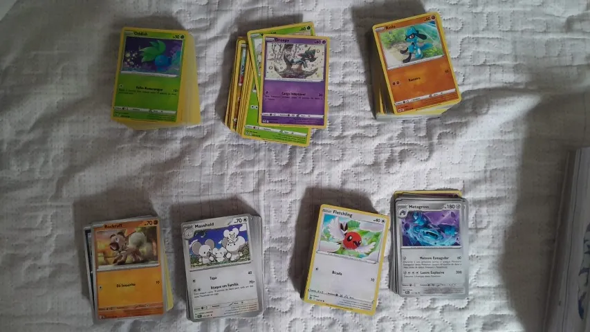 Lote de 50 Cartas Pokemon Sem Repetidas