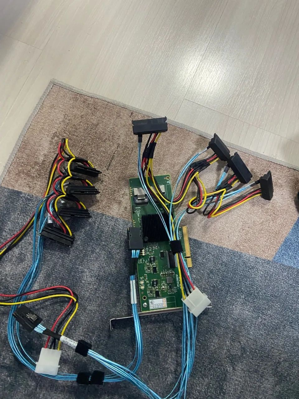 Controladora LSI9211-8i em modo IT com cabos - Foto 5