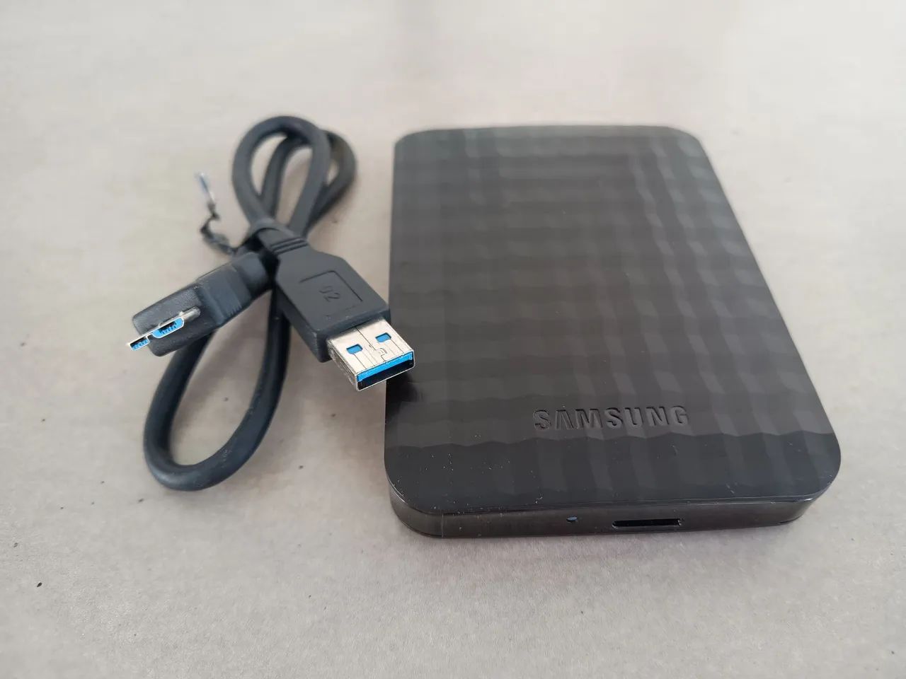 Vendo HD externo Samsung 500GB M3 Portable USB 3.0, com cabo funcionando.