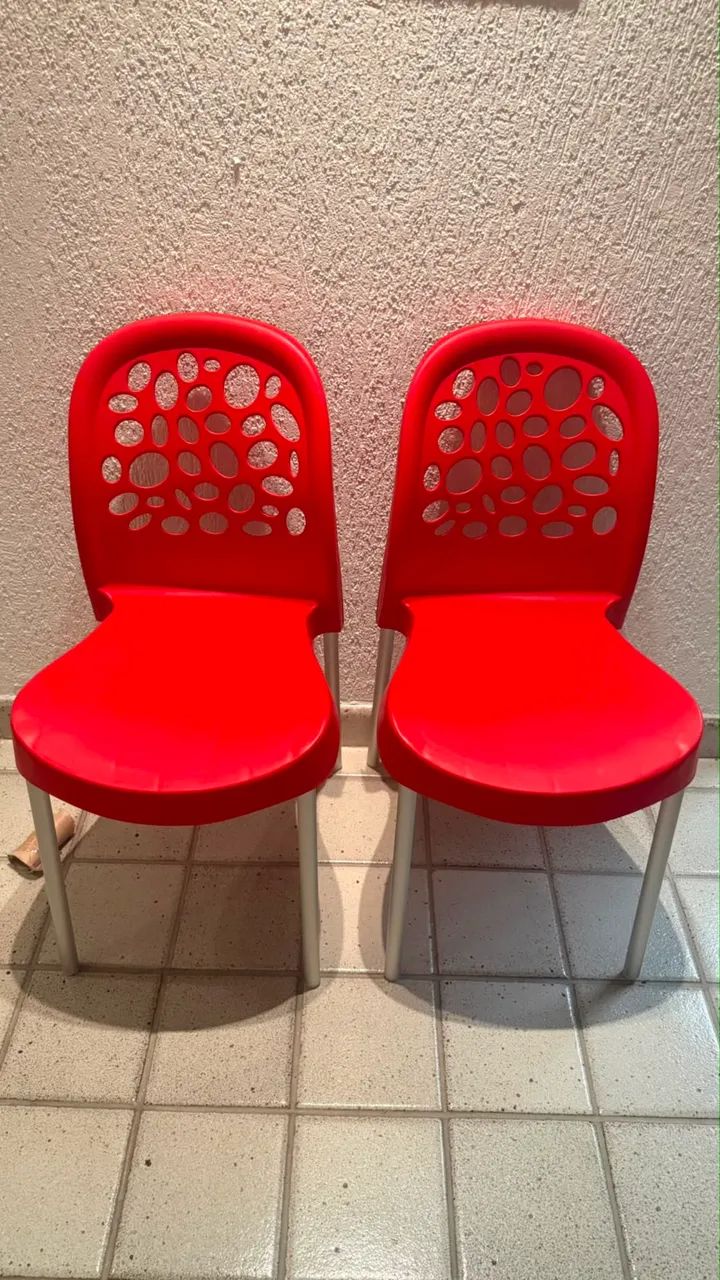 2 cadeiras lindas para cozinha