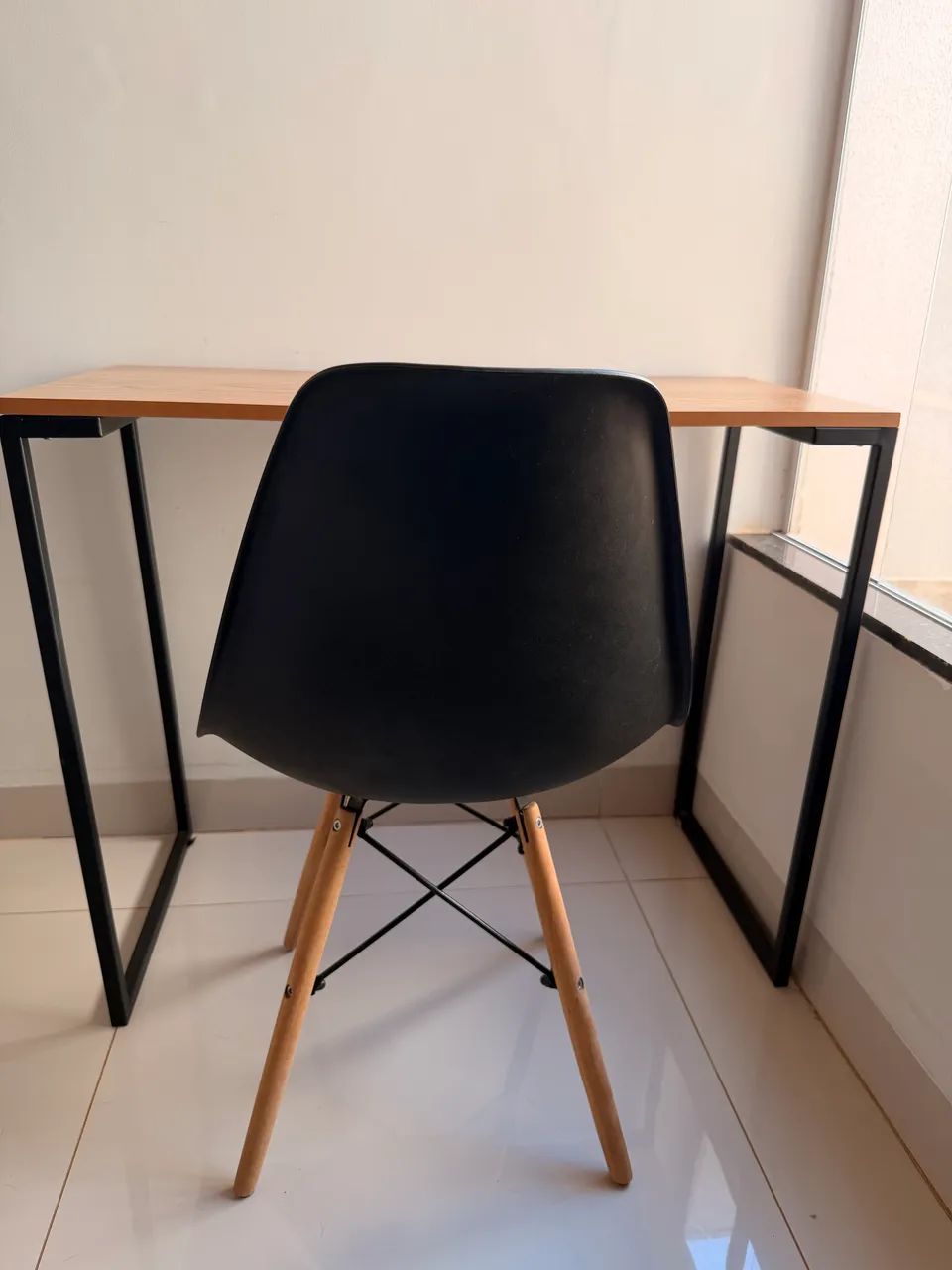 VENDO JOGO MESA ESCRITÓRIO COM CADEIRA  - Foto 4