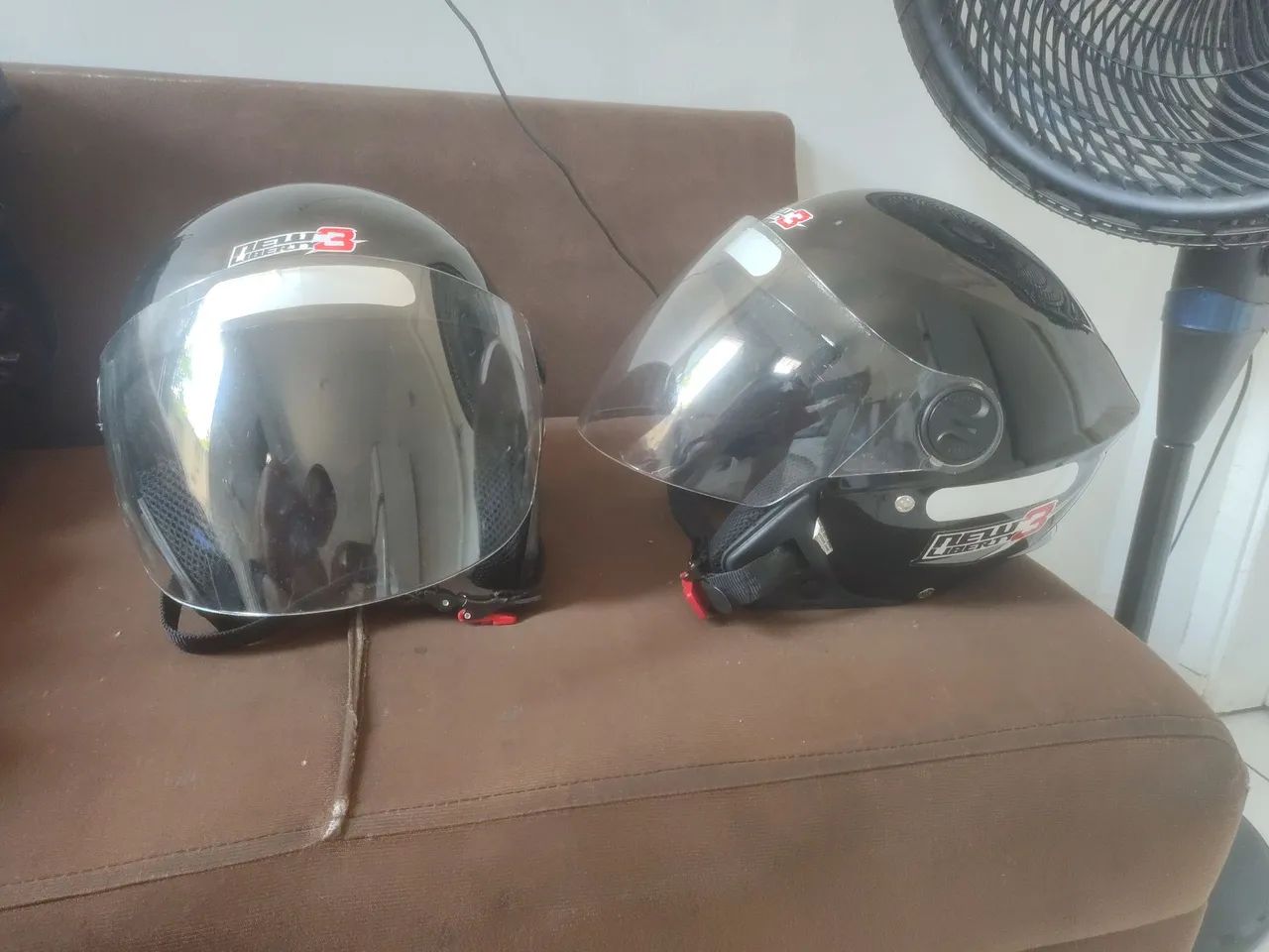 2 capacetes