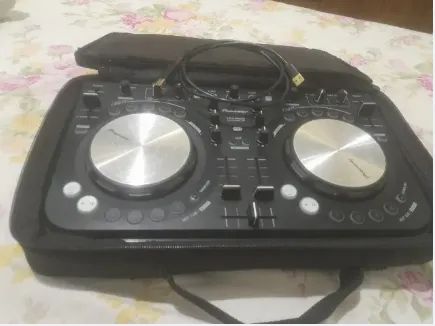 CONTROLADORA PIONEER DDJ - WeGo À VENDA COM CABO E CASE - Foto 4