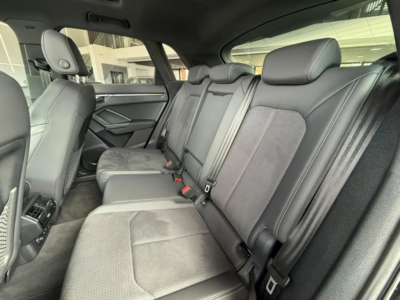 Audi Q3 Perf. Black 2.0 TFSI Tiptr. Quattro, foto 17 de 18