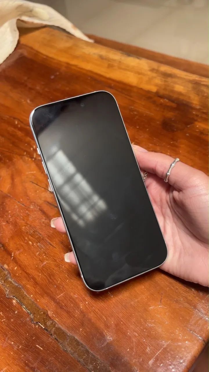 Vendo IPhone 15 128gb bateria 78%  - Foto 2