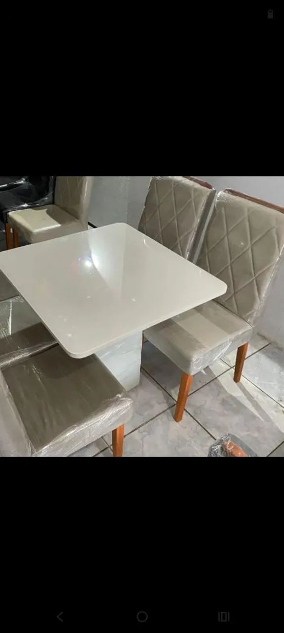 Mesa tampo de vidro 80 por 80