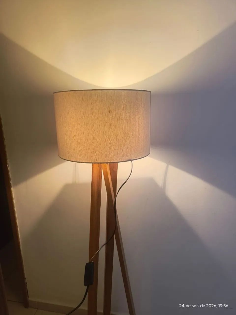 Lindo Abajur com cúpula de linho ! Novíssimo 