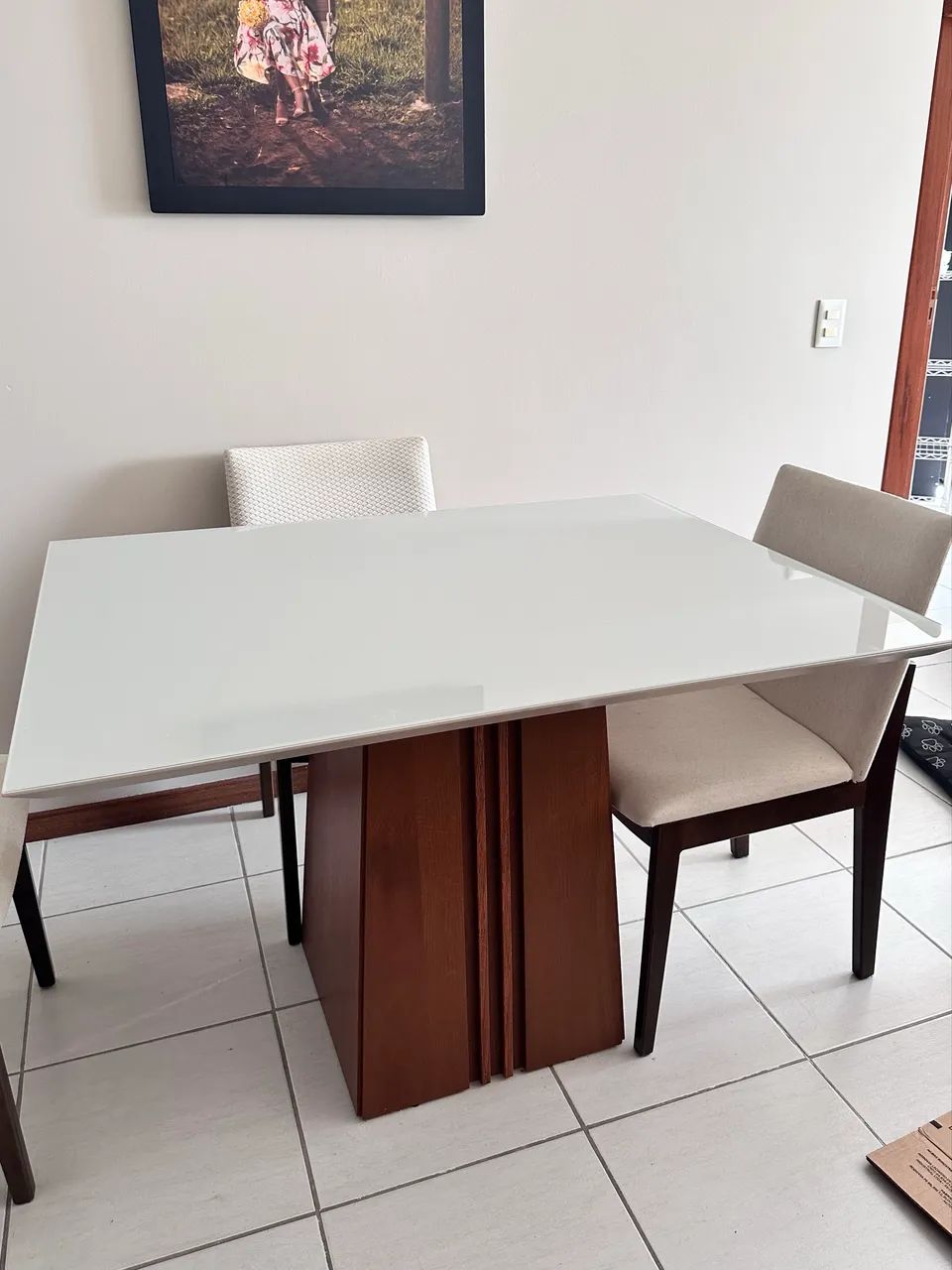 Mesa de jantar 4 lugares 