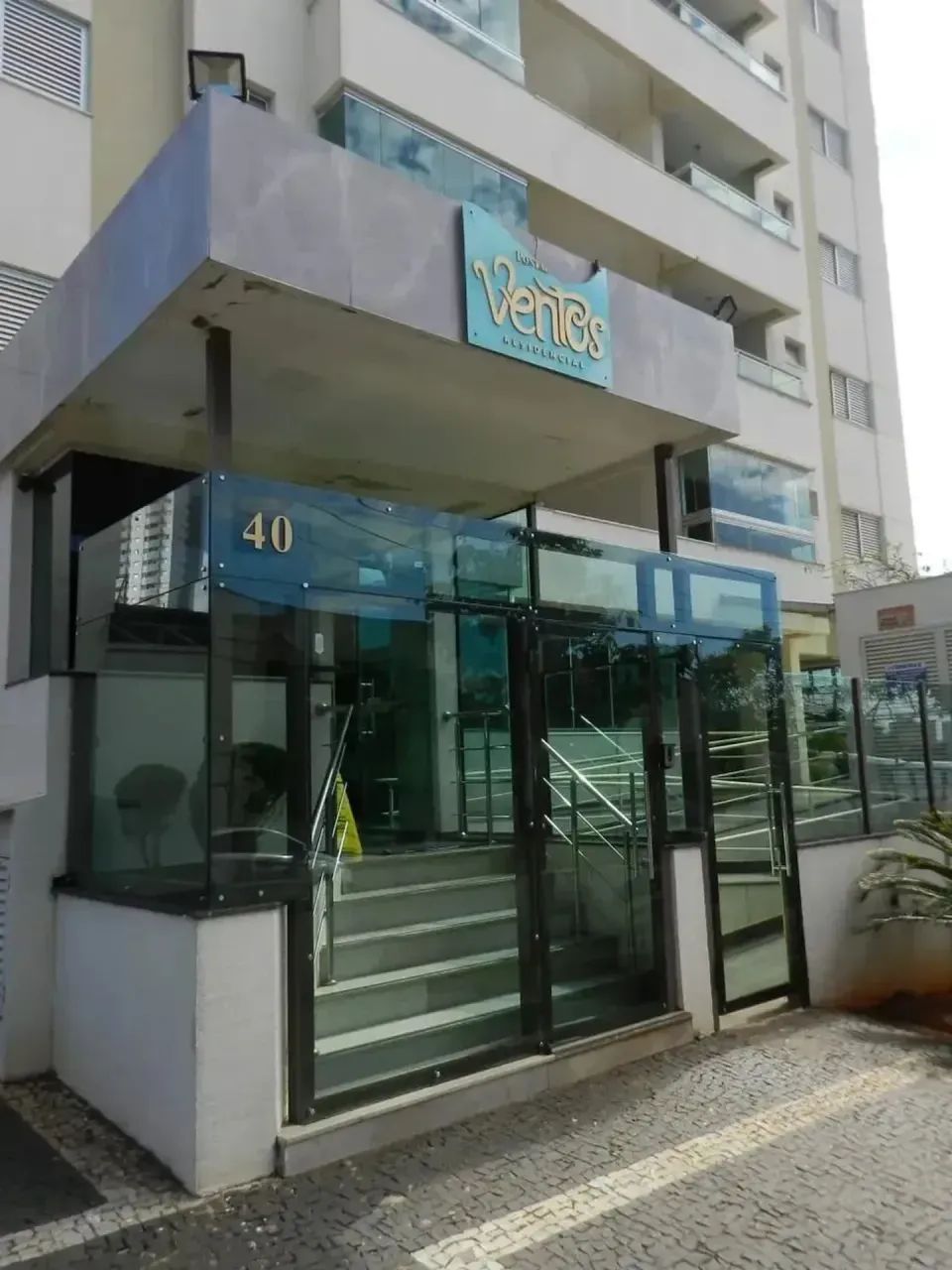 Imóvel para aluguel tem 58 metros quadrados com 2 quartos