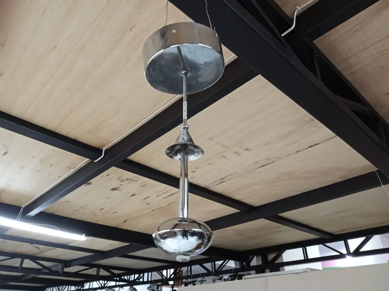 Base de Lustre em Metal  - Foto 4