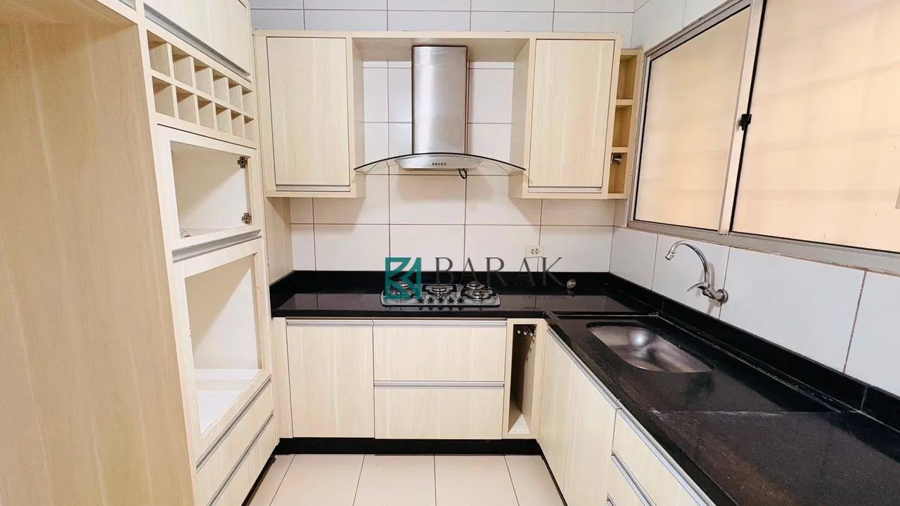 Casa com 3 dormitórios para alugar, 130 m² por R$ 4.300,00/mês - Borba Gato - Maringá/PR - Foto 4