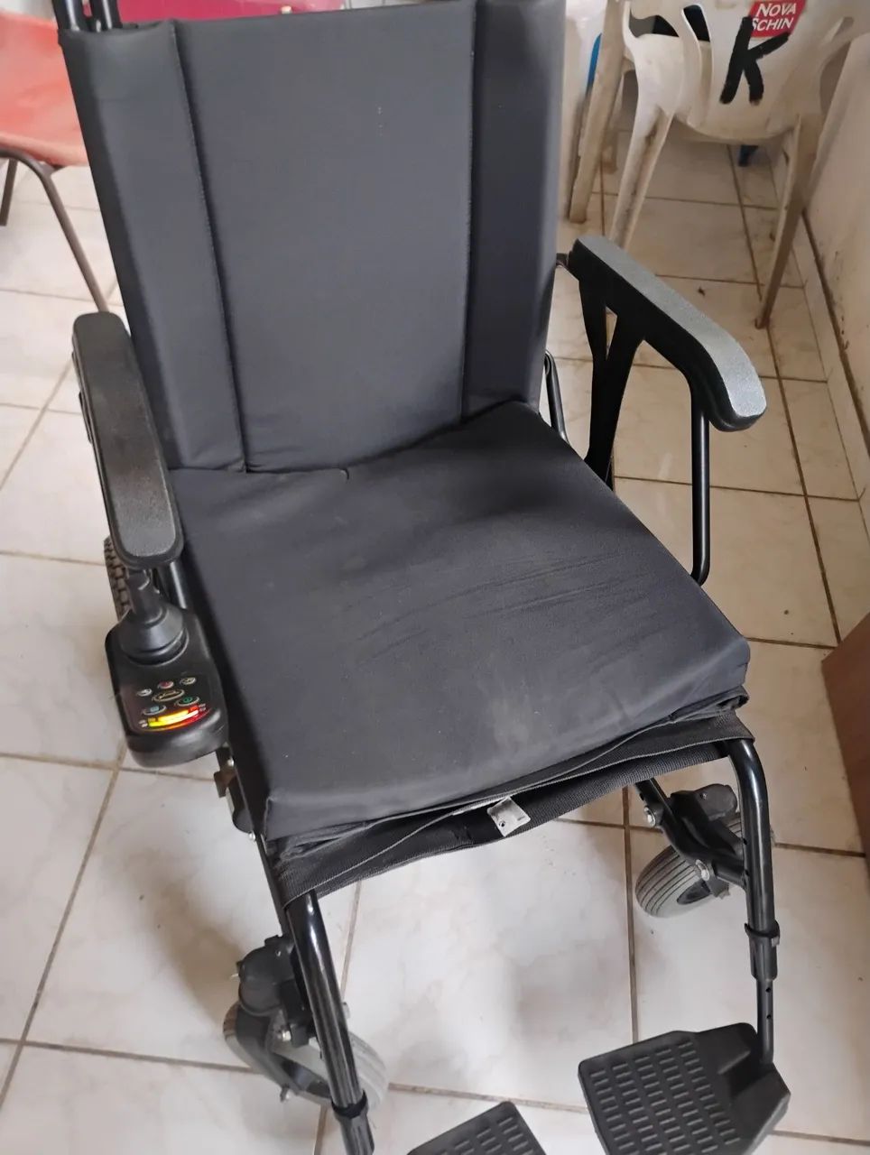 CADEIRA DE RODAS MOTORIZADA - Foto 5