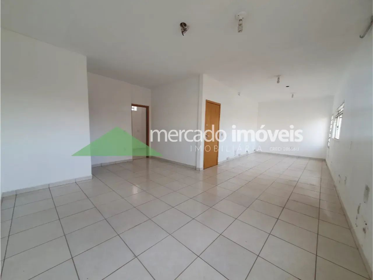 ALUGA - SE SALA COMERCIAL NA CIDADE NOVA