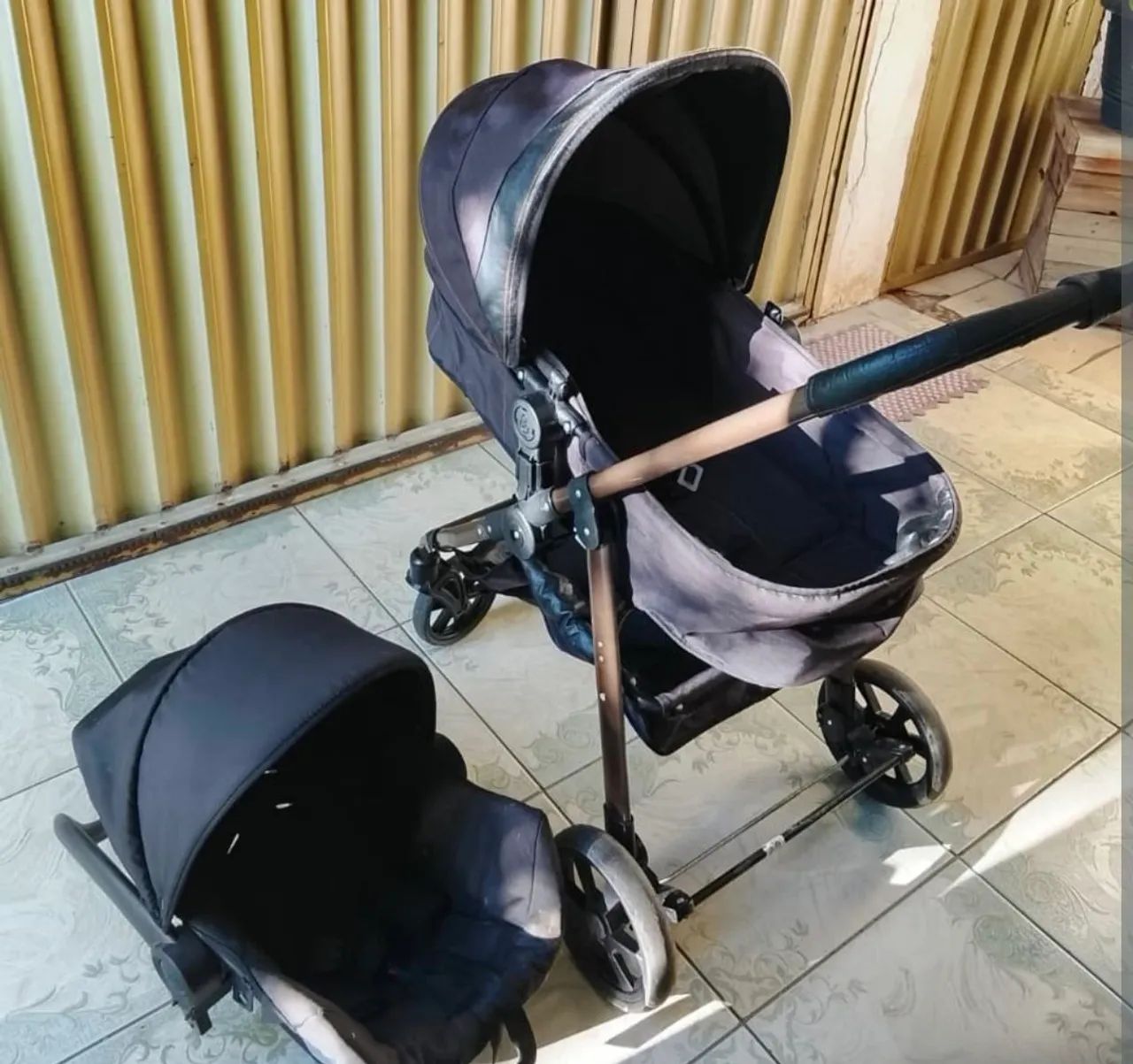 Carrinho e bebê conforto 