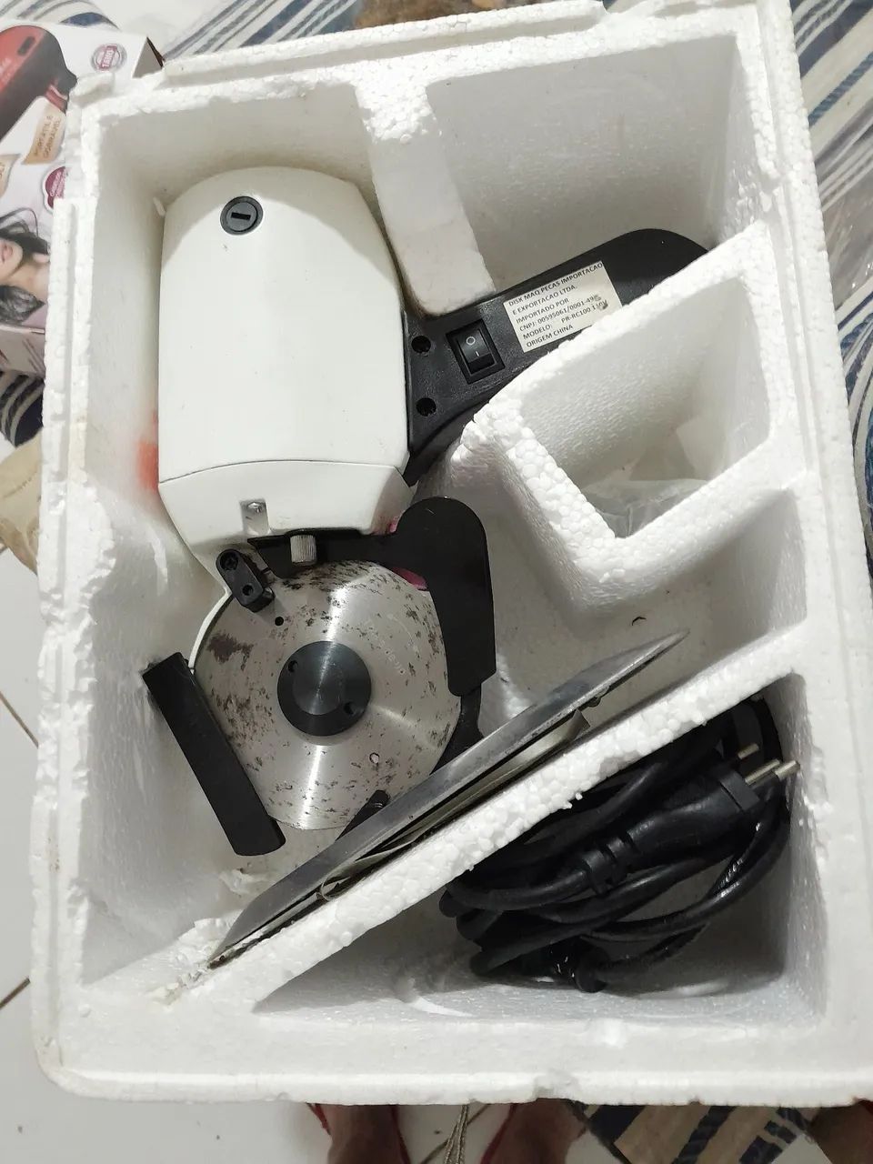 Máquina de corte , para confecção  - Foto 2