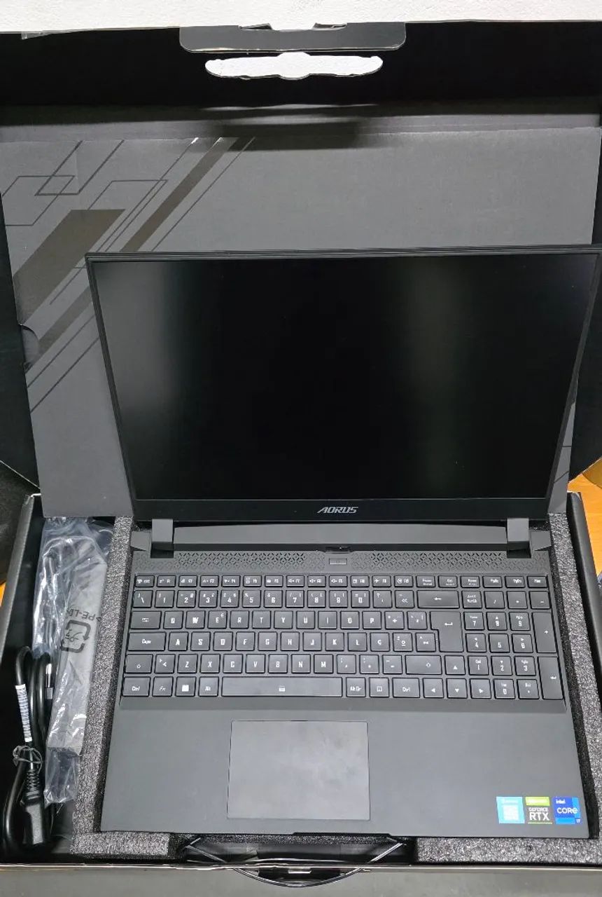 Aorus 5 SE4 - Foto 2