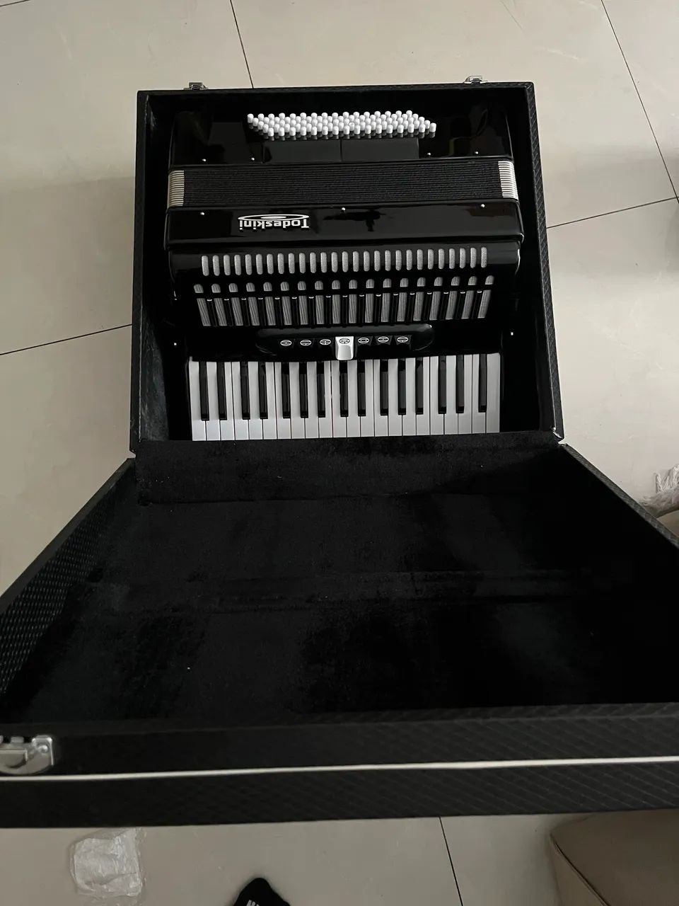 Acordeon Todeskini 80 baixos preto  - Foto 2