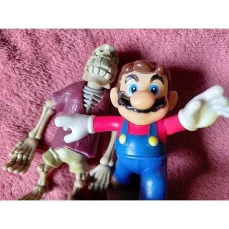 BONECOS MARIO E ESQUELETO TAK