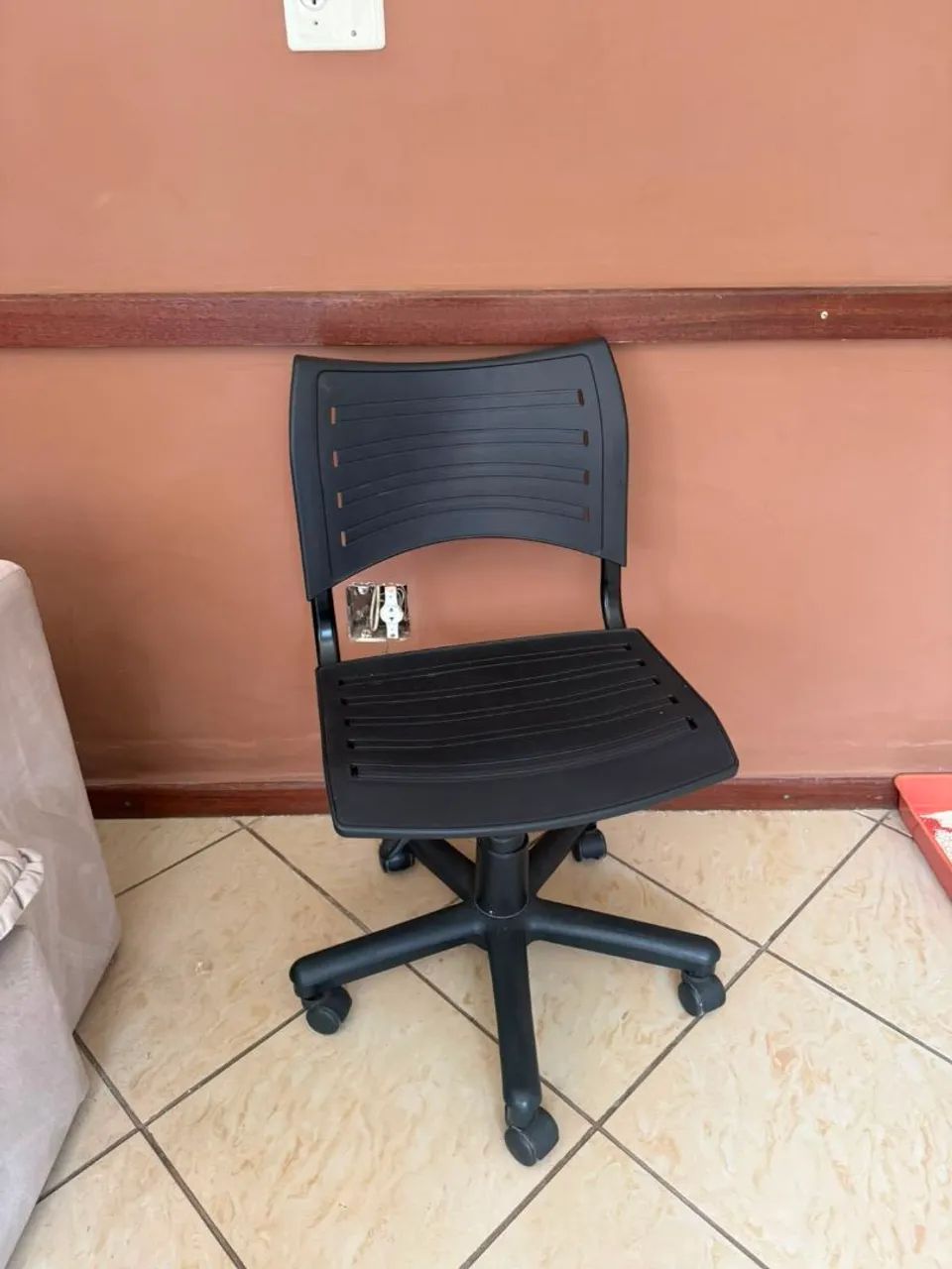 Cadeira de plástico reforçada  - Foto 3