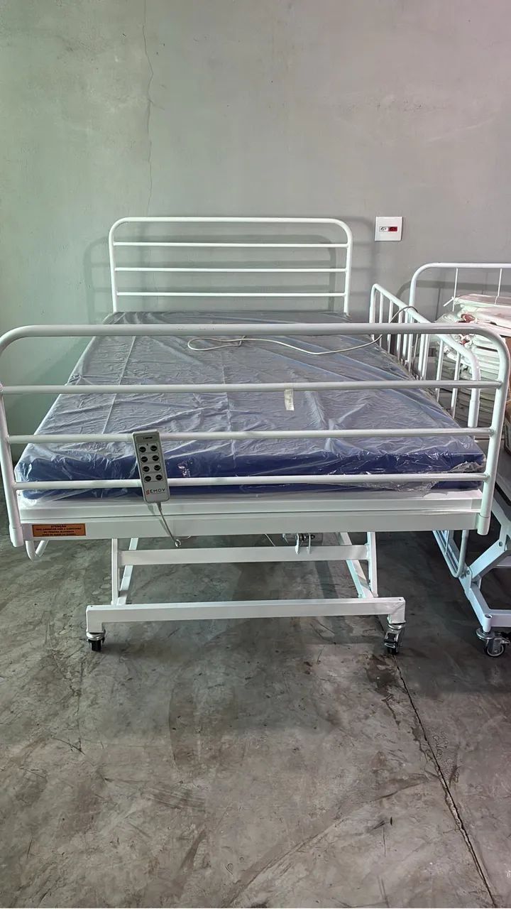 Cama hospitalar motorizada 