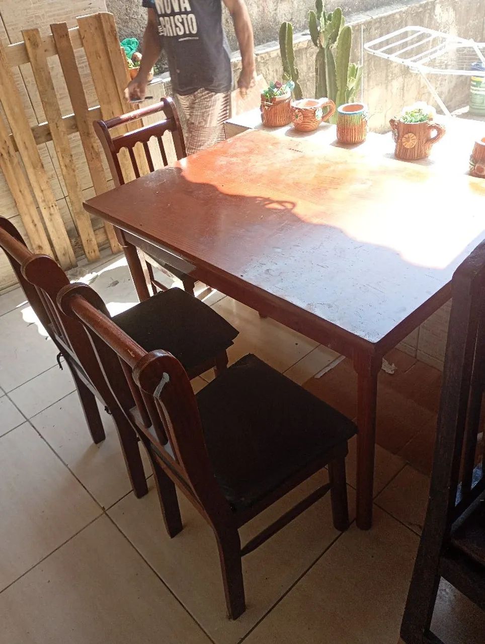 Mesa com 3 cadeiras  - Foto 2