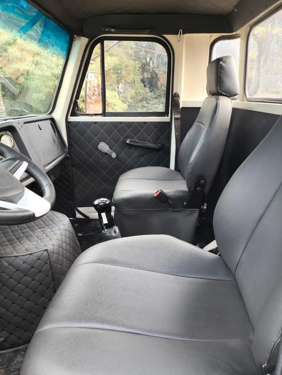 Volvo N10 Traçado 6x4 caçamba  - Foto 9