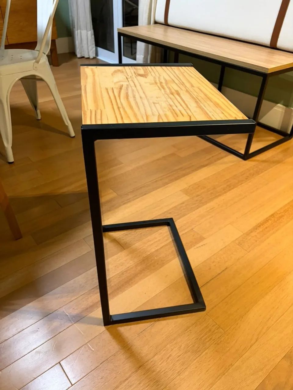 Mesa Lateral / Apoio Celina - Foto 2