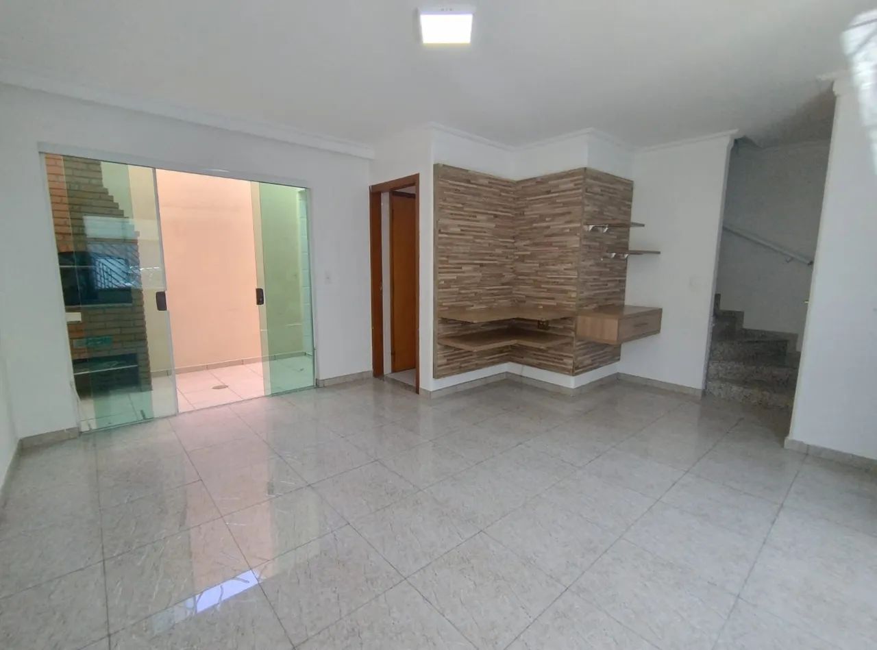 Sobrado à venda com 108m², 3 quartos e 2 vagas