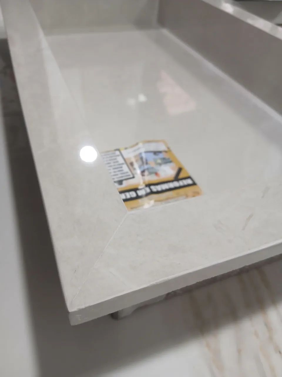 Nicho de porcelanato polido 