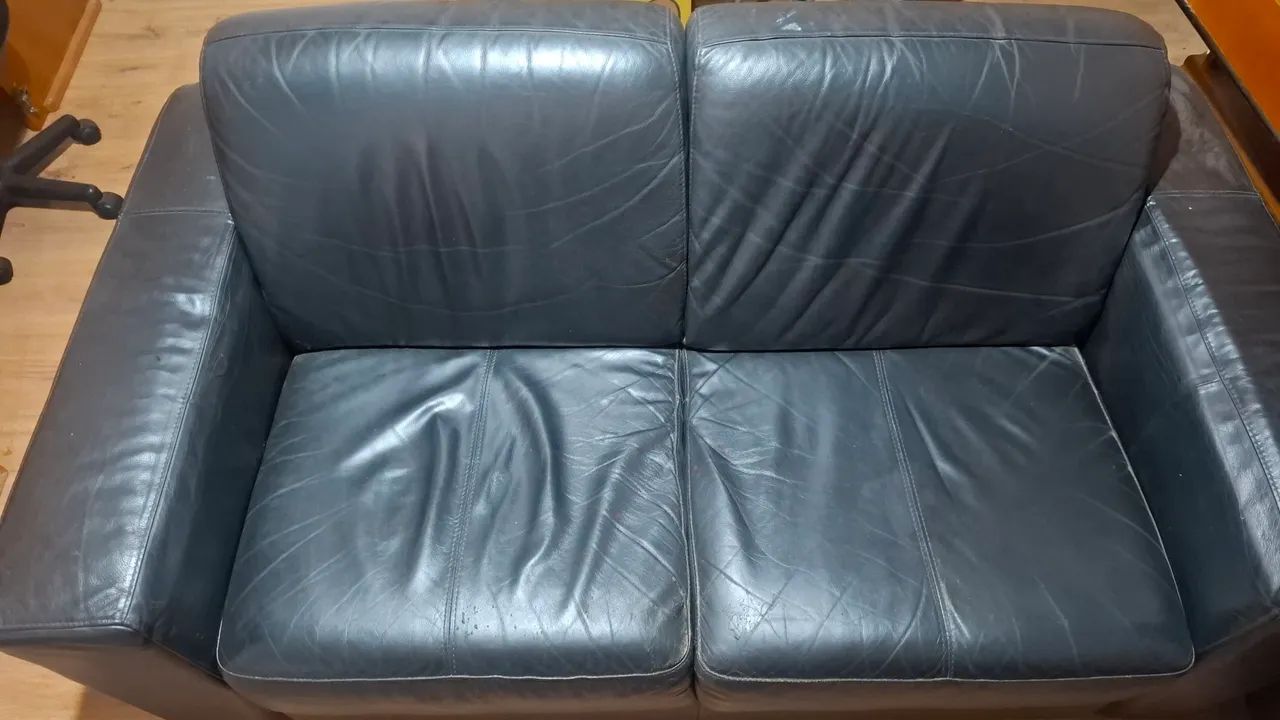 Sofá de couro