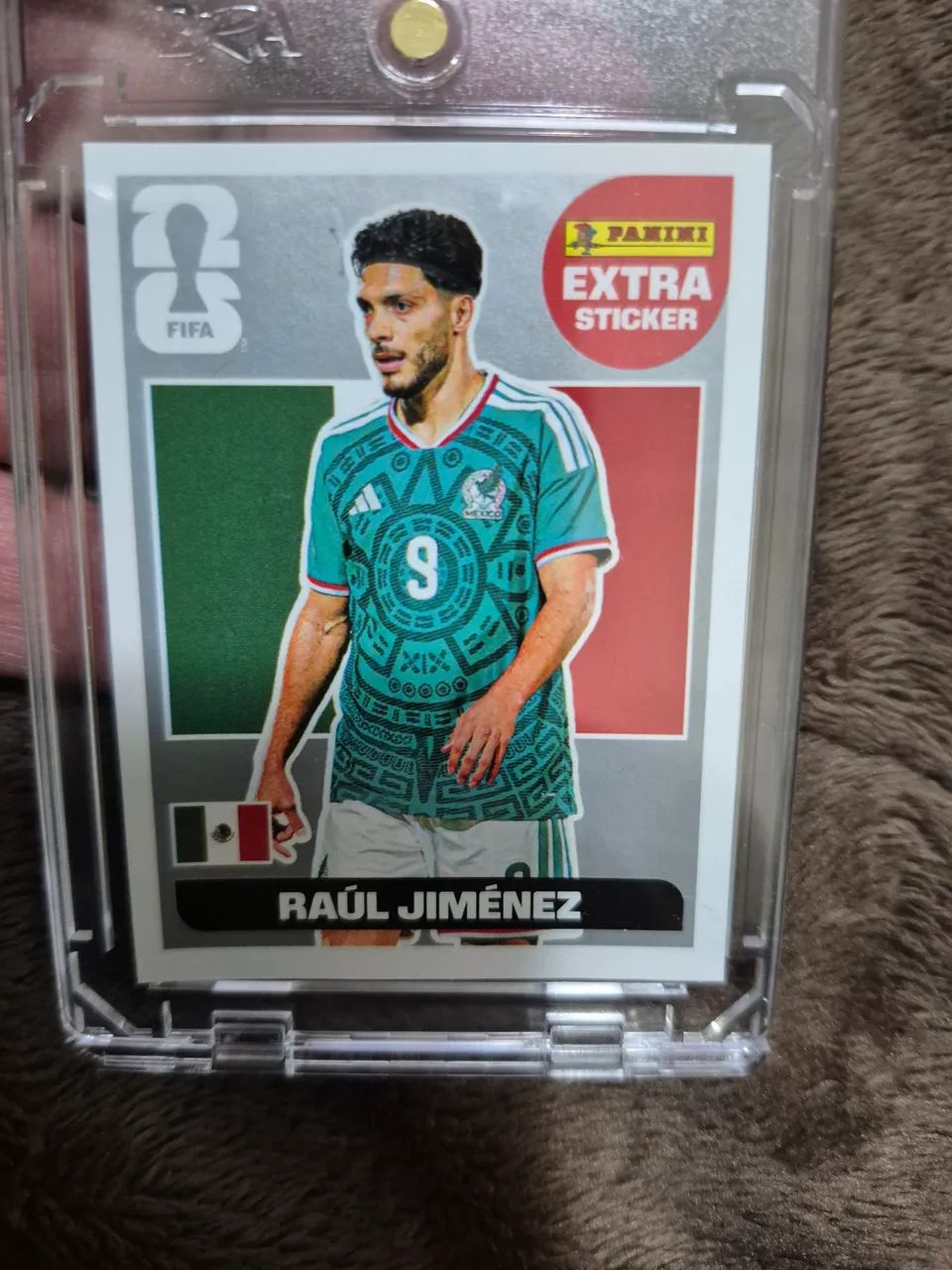 FIGURINHA LEGEND RAUL JIMENEZ PRATA + CASE MAGNÉTICA 