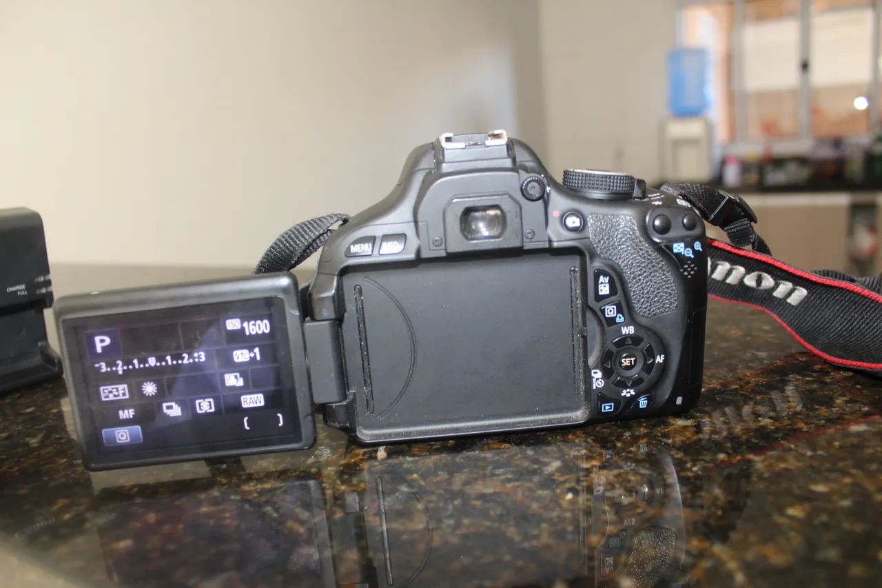 Vendo Canon EOS 600D