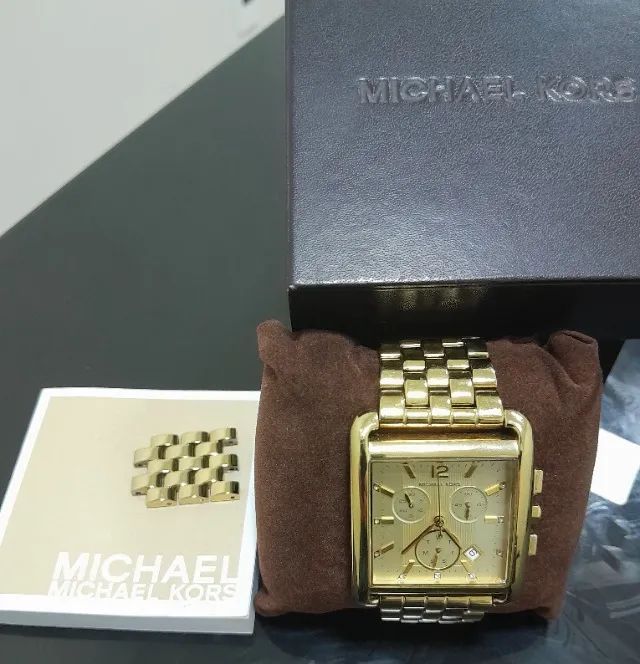 Relógio Michael Kors Mod. 3141 seminovo, dourado.