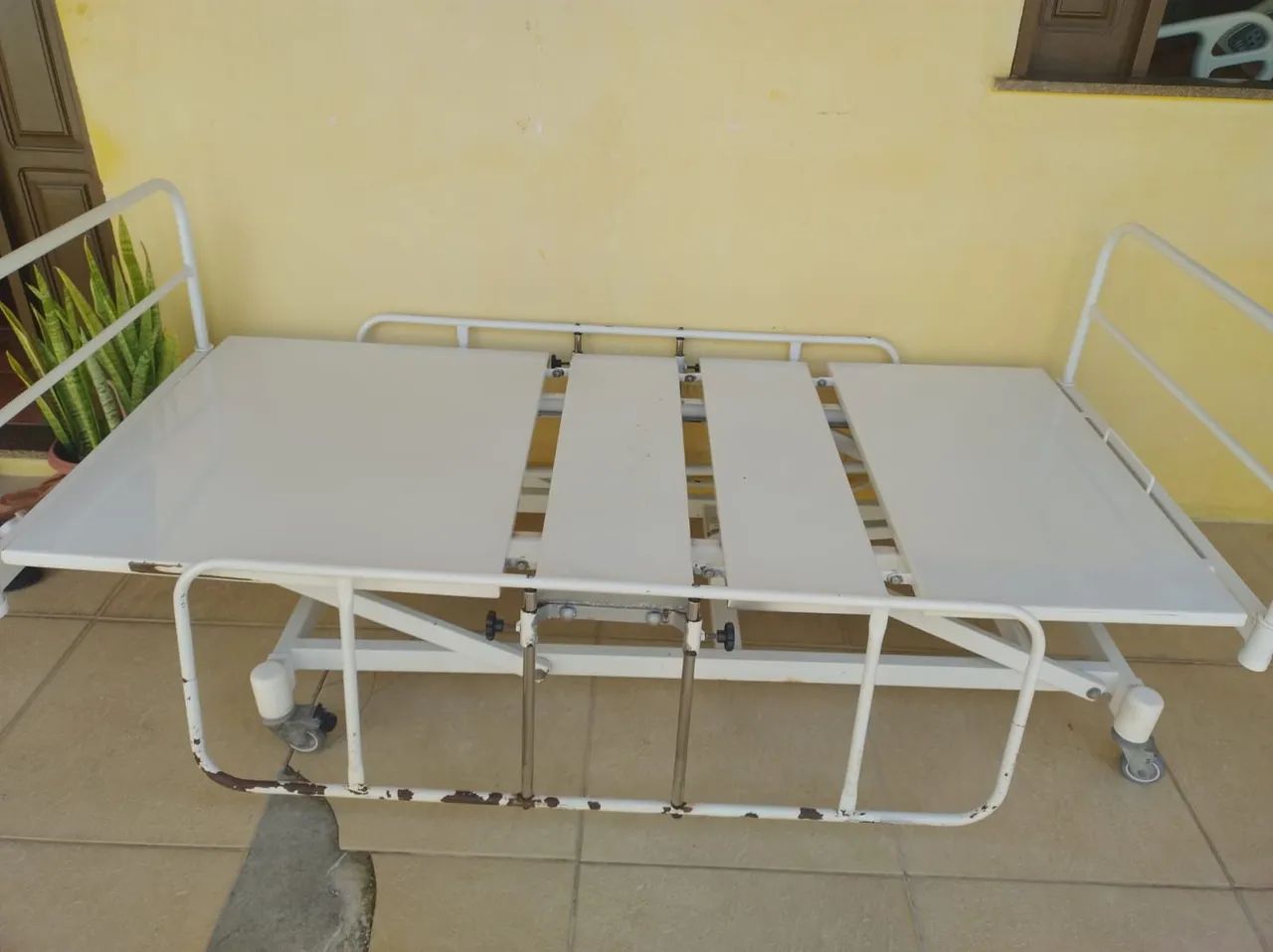 Cama hospitalar 3 manivelas