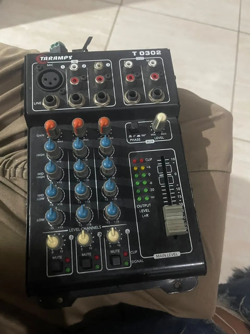 Vendo mesa stetsom 3 canal 