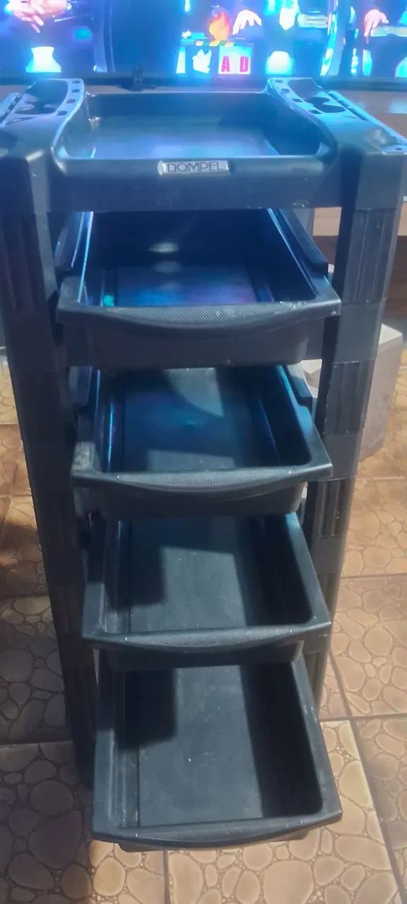 Vendo mover pra salão  - Foto 3