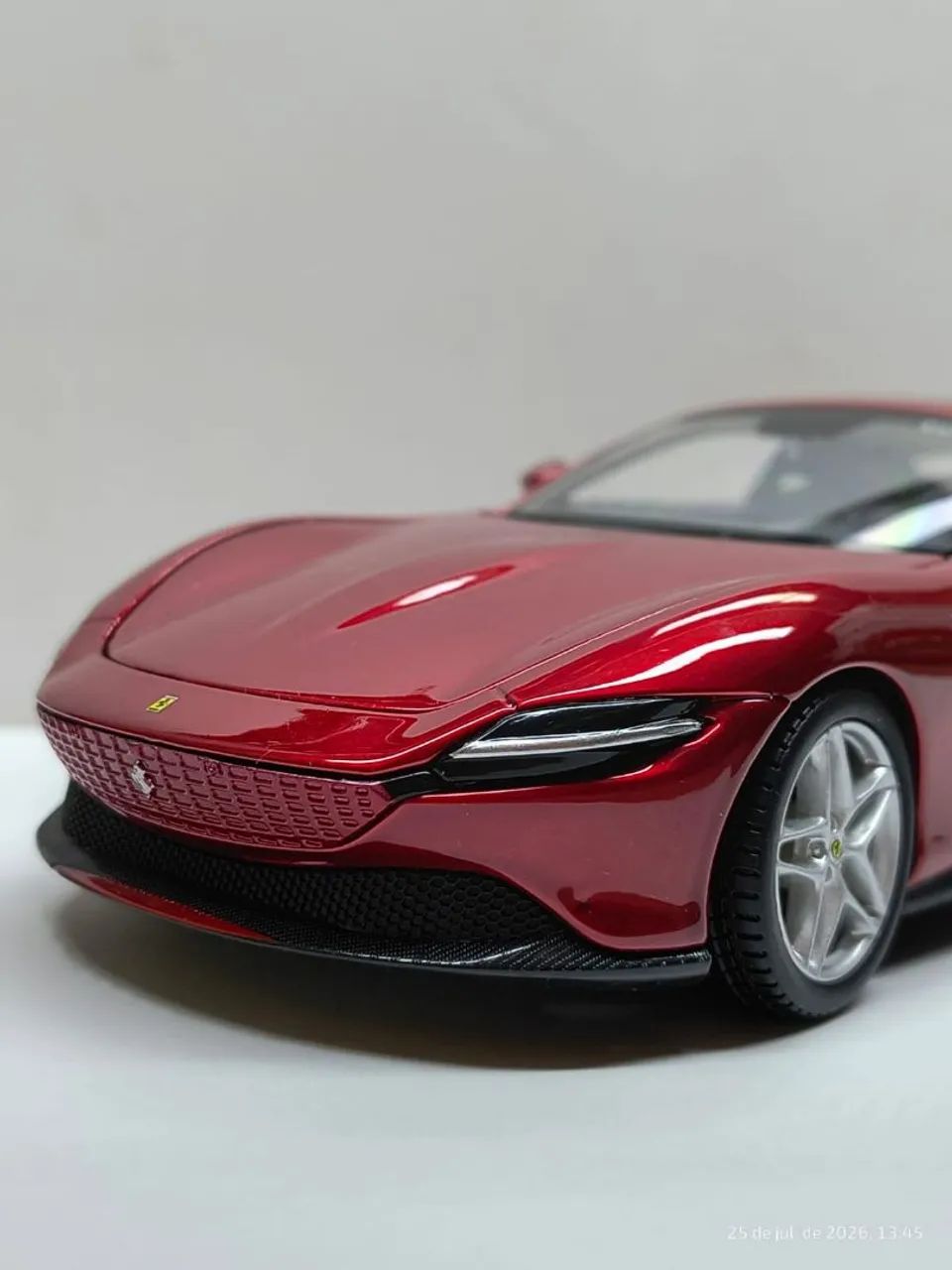 Ferrari Roma Carro de ferro Escala 1/24 - Foto 2