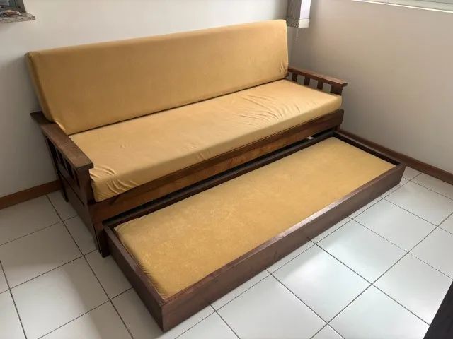 Sofá cama em madeira maciça - Foto 2