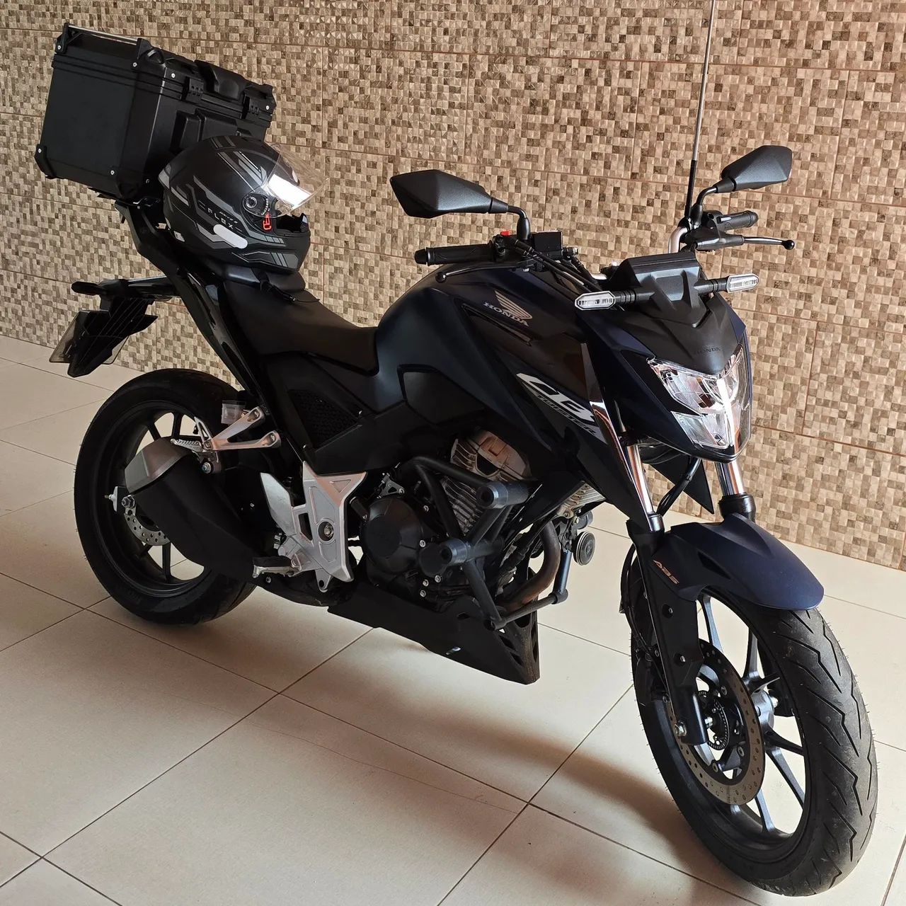 Honda Cb300f 