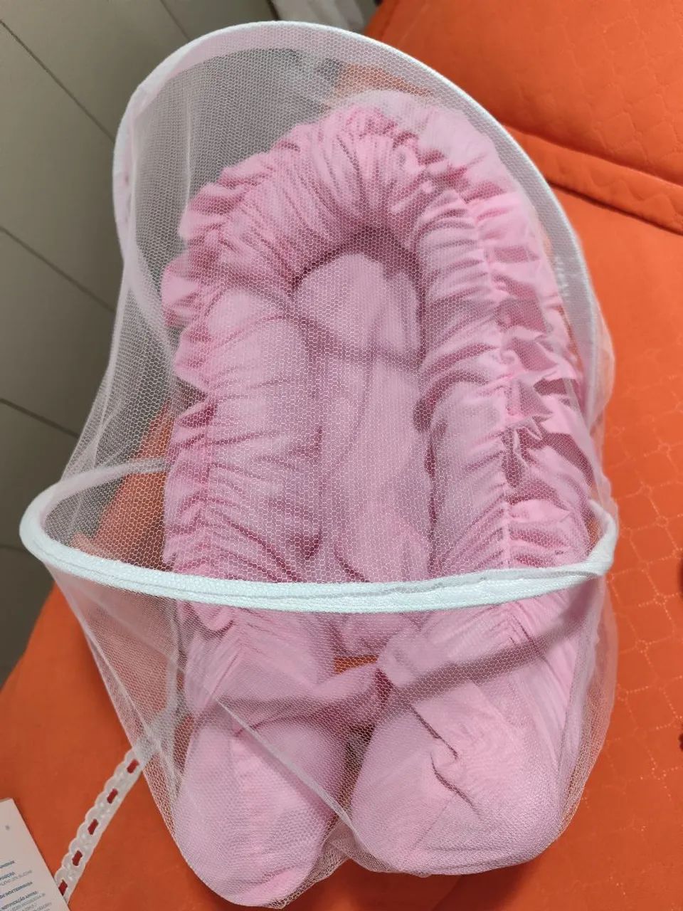 Vendo uma bomba de extrair leite e um ninho redutor de berço 