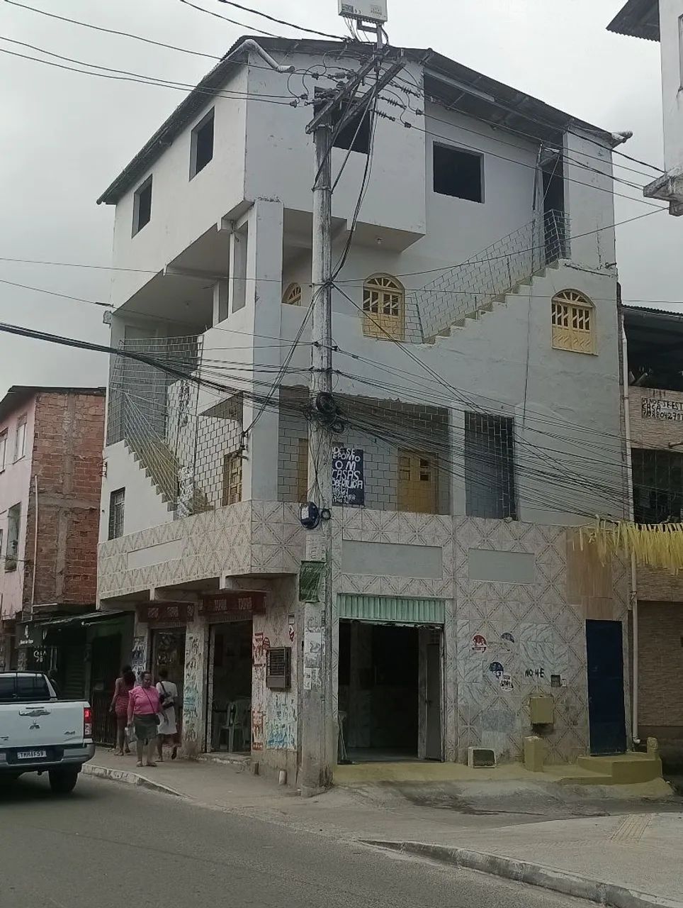 Vendo este ponto comercial+duas casas e cobertura  - Foto 2