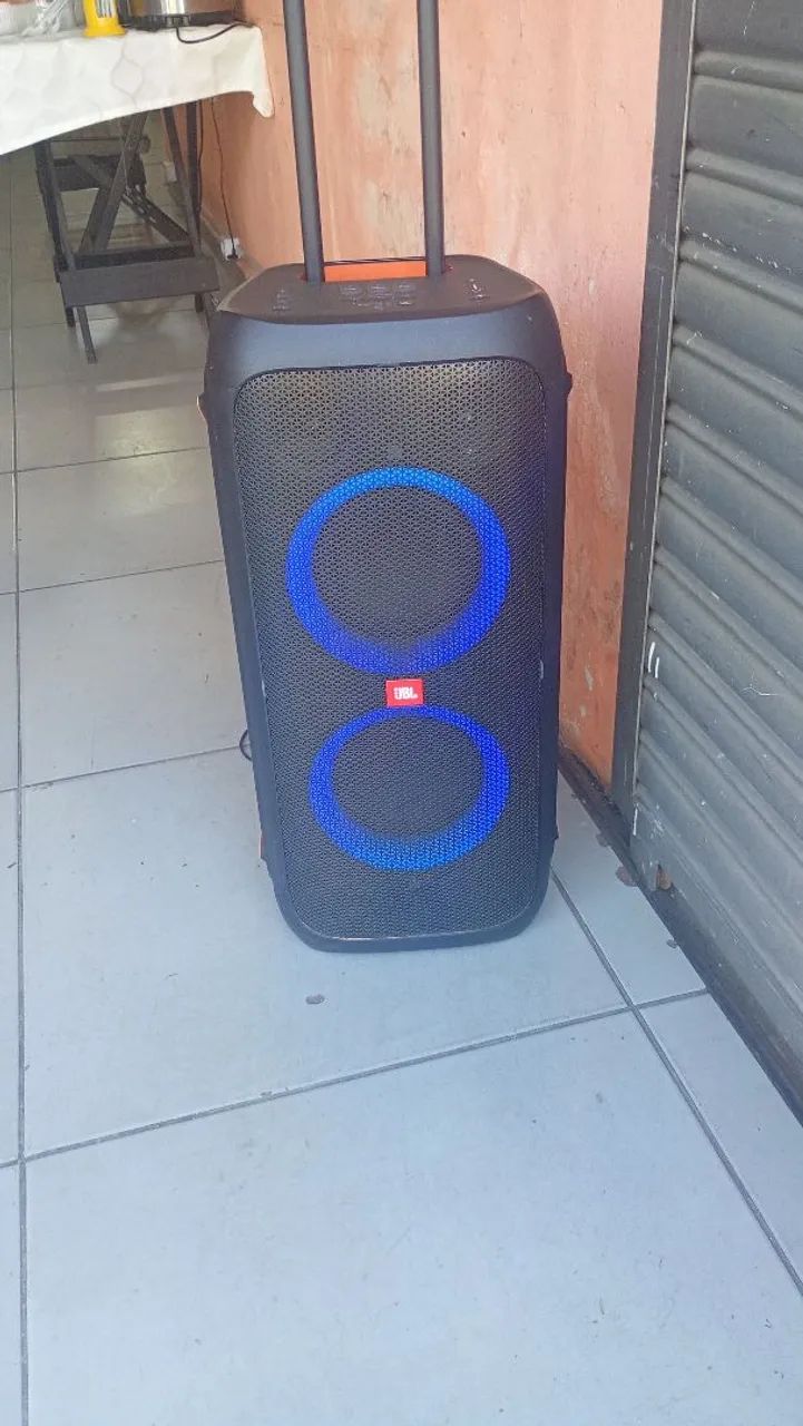 Caixa JBL 300 
