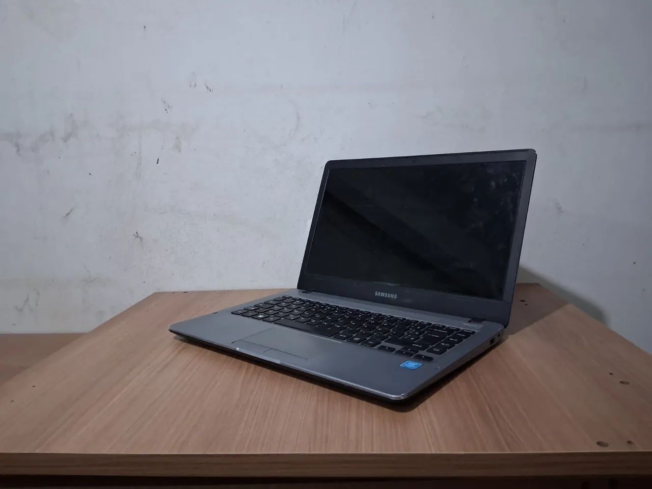 Notebook Samsung Usado - ACEITO TROCAS E ACEITO NEGOCIAÇÕES!!!!! - Foto 3