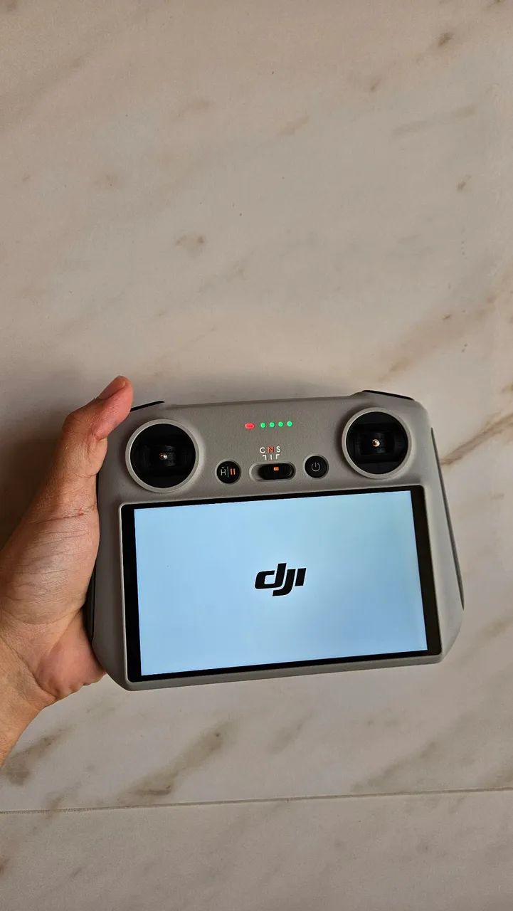 Controle Dji RC com tela integrada