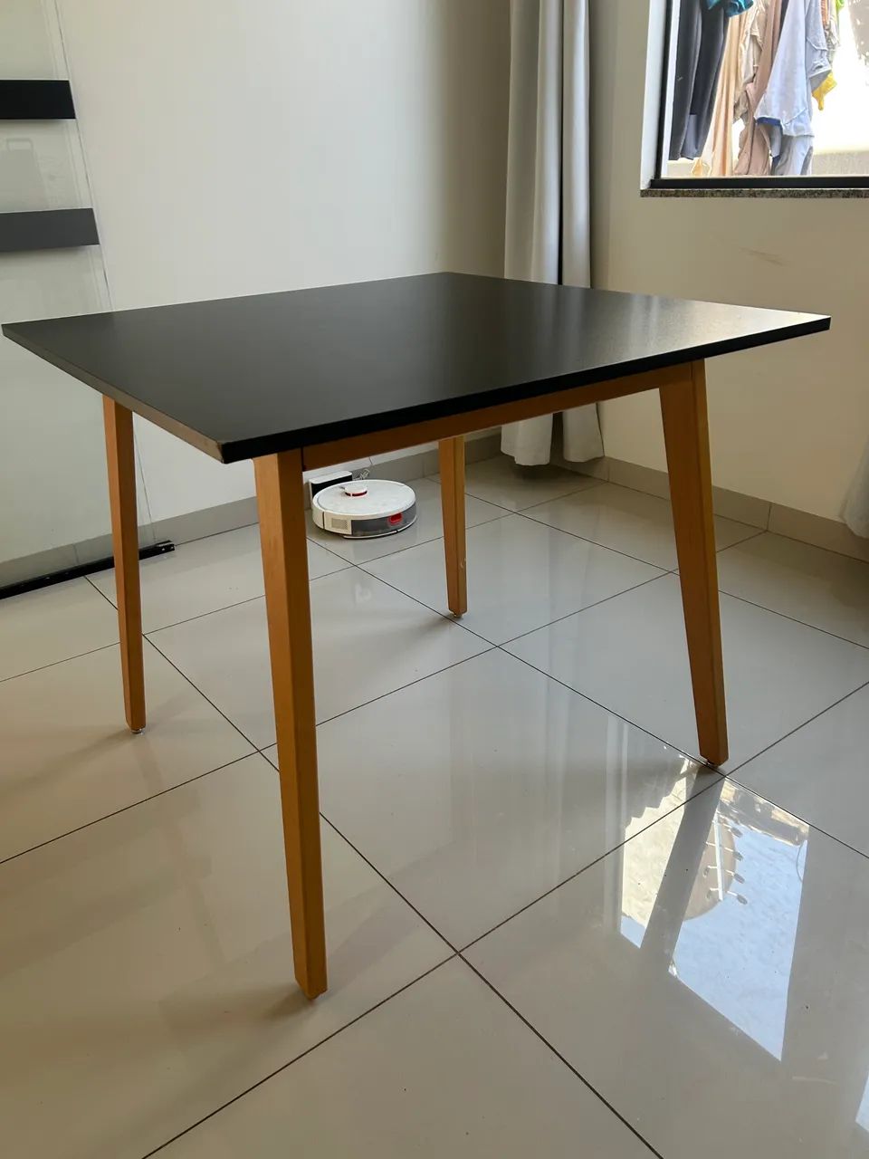 Mesa Preta em Madeira