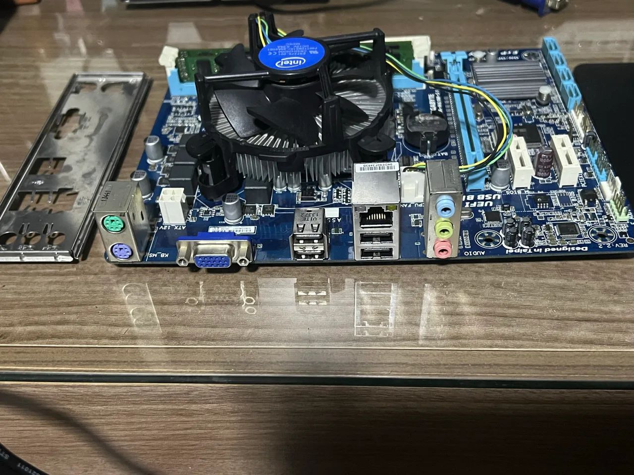 Kit Placa-mãe Core i3+ 4GB (com defeito )