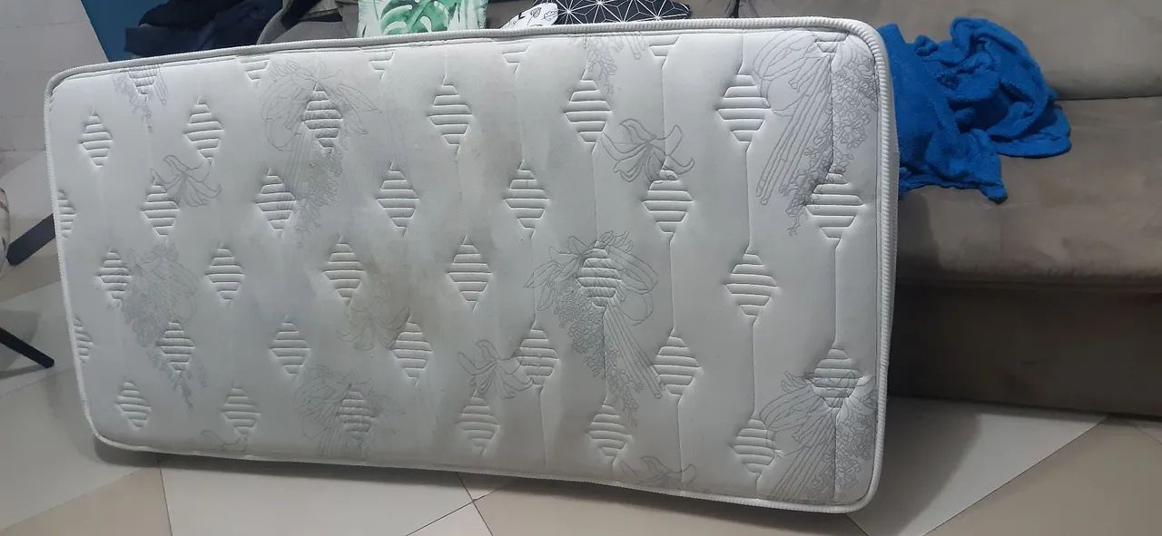 Colchão box em bom estado 